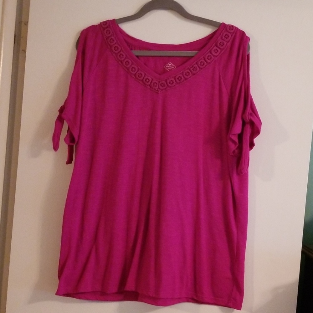 Cold shoulder top